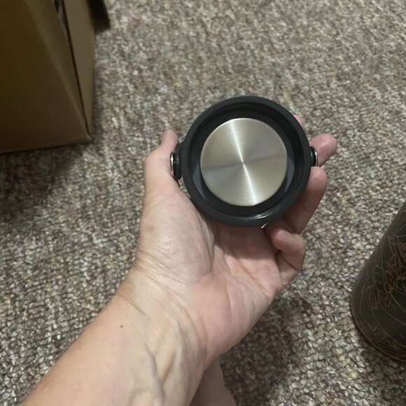 Attack on Titan Stainless Steel Water Bottle With Laser Engraved Design - Picture 7 of 8